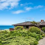 Lx5 Ocean Front Villa With Hot Tub And Pool Table