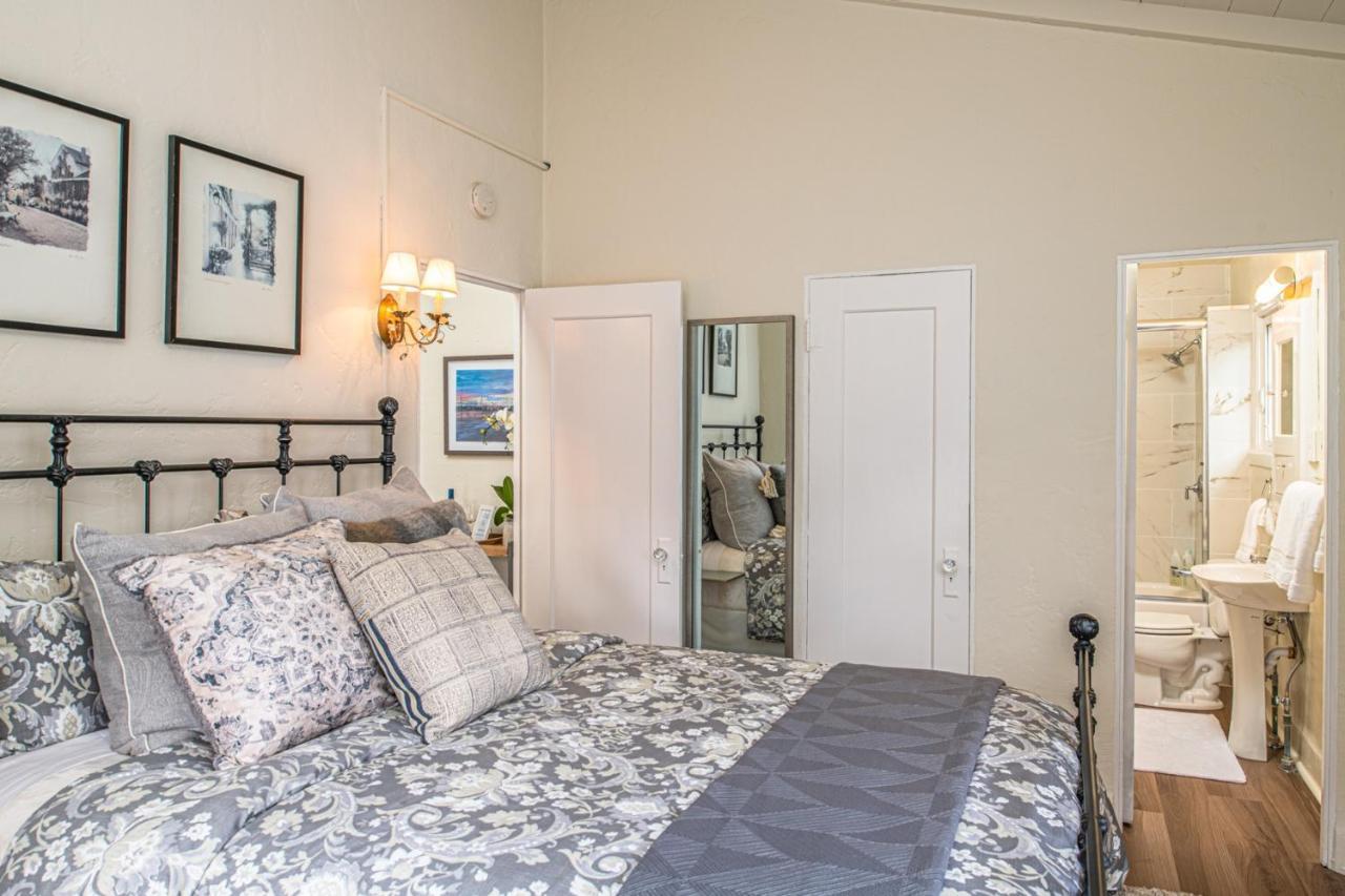 3795 The Artist's Way Apts Carmel-by-the-Sea