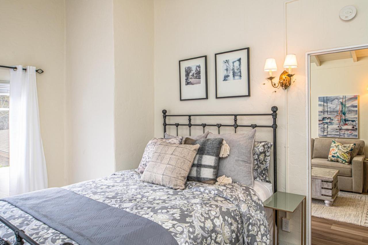 3795 The Artist's Way Apts * Carmel-by-the-Sea