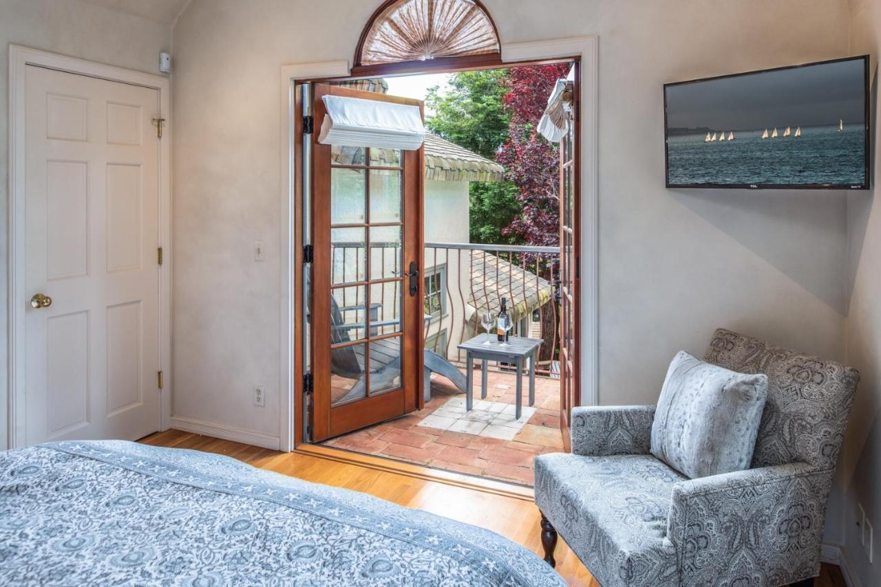 3770 Stone's Throw