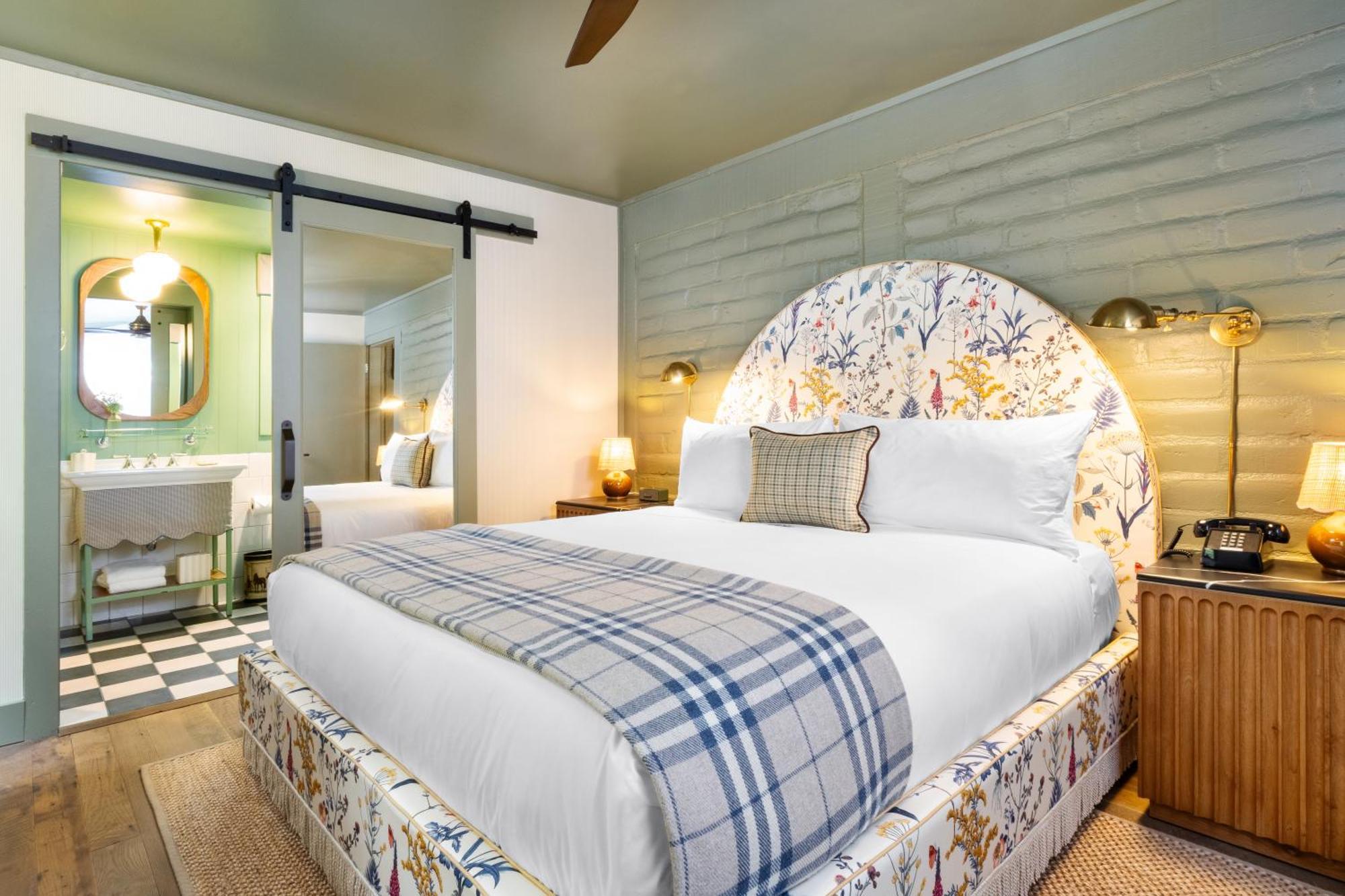 Le Petit Pali At Ocean Ave Carmel-by-the-Sea