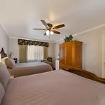 Carmel Inn & Suites