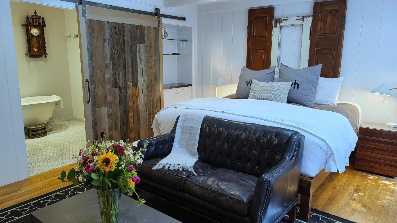 The Vagabond's House Boutique Bed & Breakfast Carmel-by-the-Sea