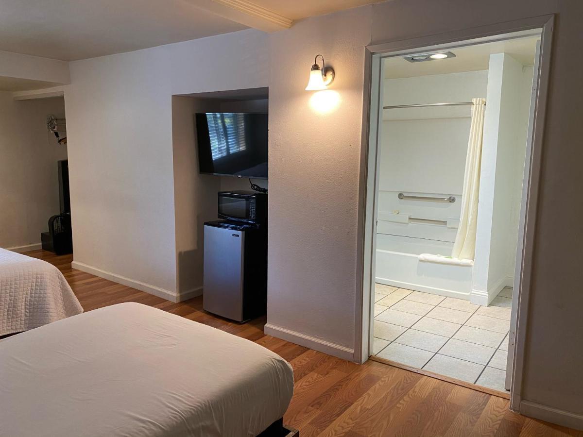 Carmel Resort Inn 2*