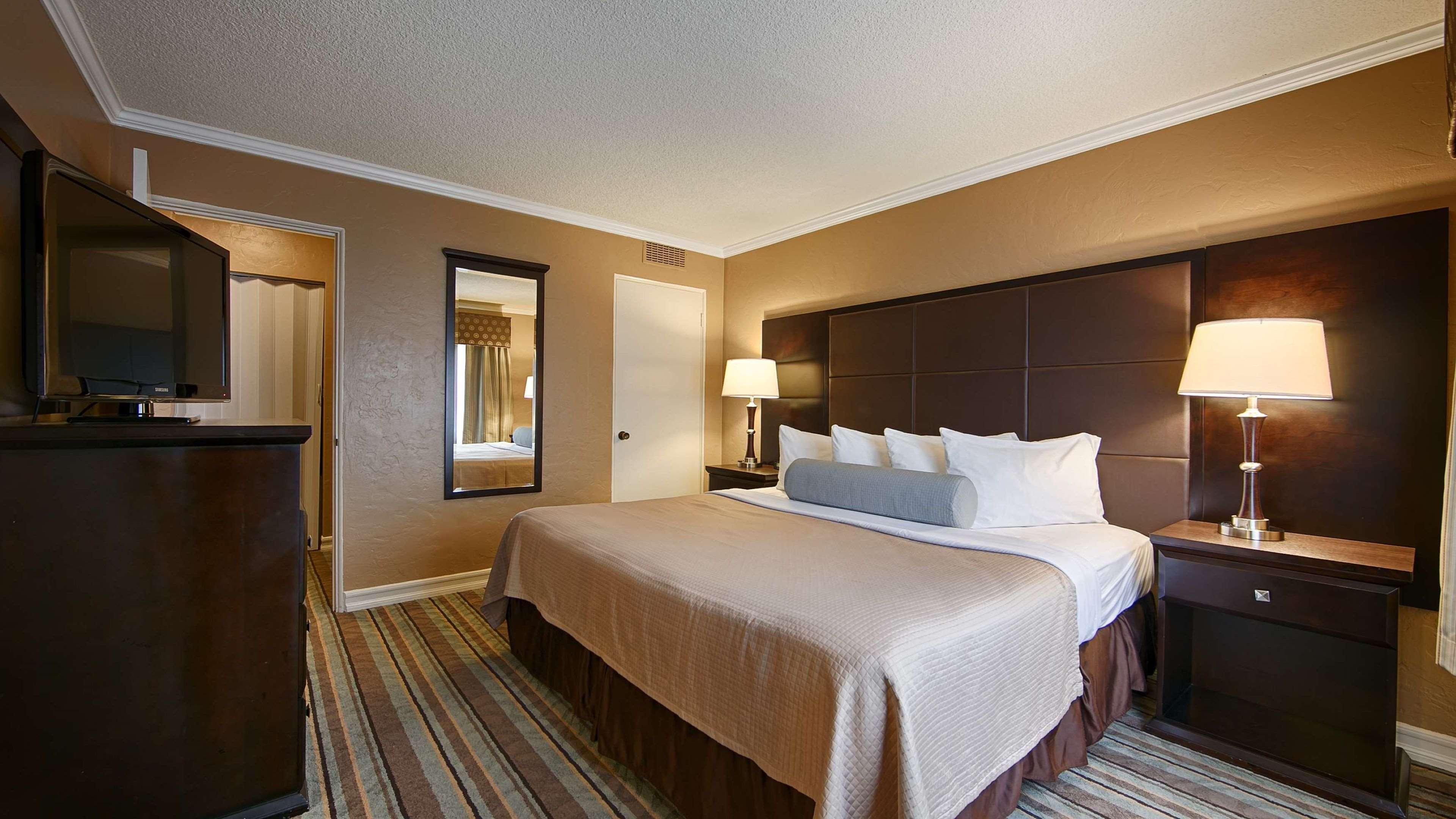 Hotel Western Carmel's Town House 3*