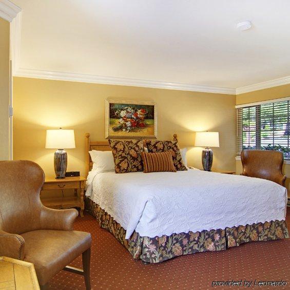 Inn Candle Light 3*