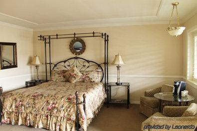 Coachman's Inn, A Four Sisters