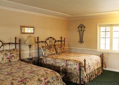 Coachman's Inn, A Four Sisters