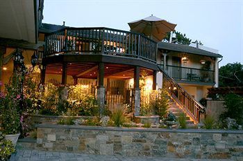 Coachman's Inn, A Four Sisters Inn