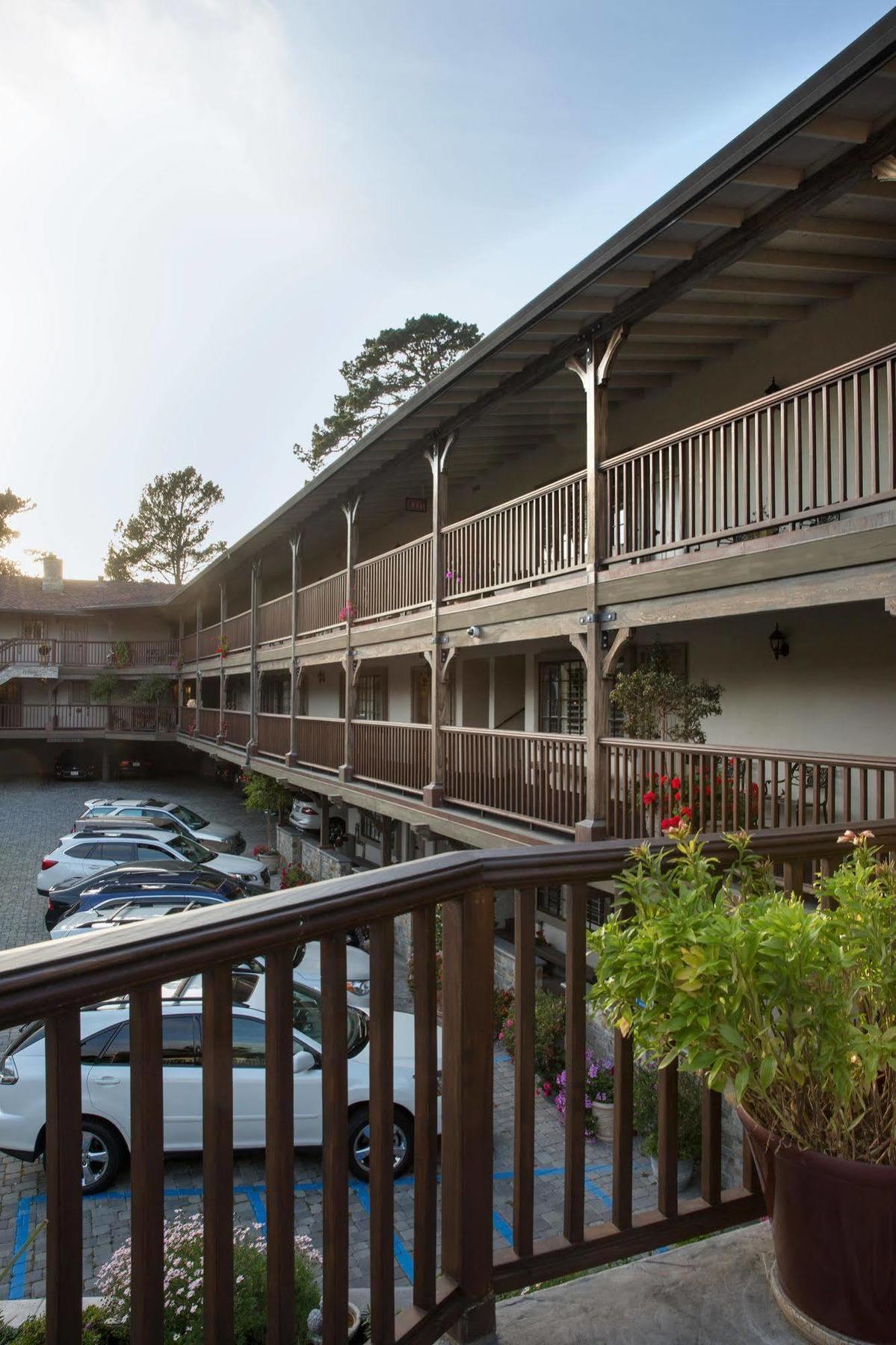 Inn Coachman's Inn, A Four Sisters
