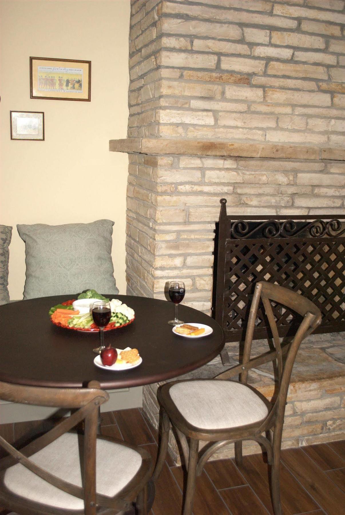 Coachman's Inn, A Four Sisters 3*
